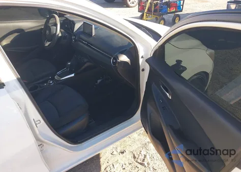 2017 Toyota Yaris Ia z USA, uszkodzony, nr VIN 3MYDLBYV4HY194149